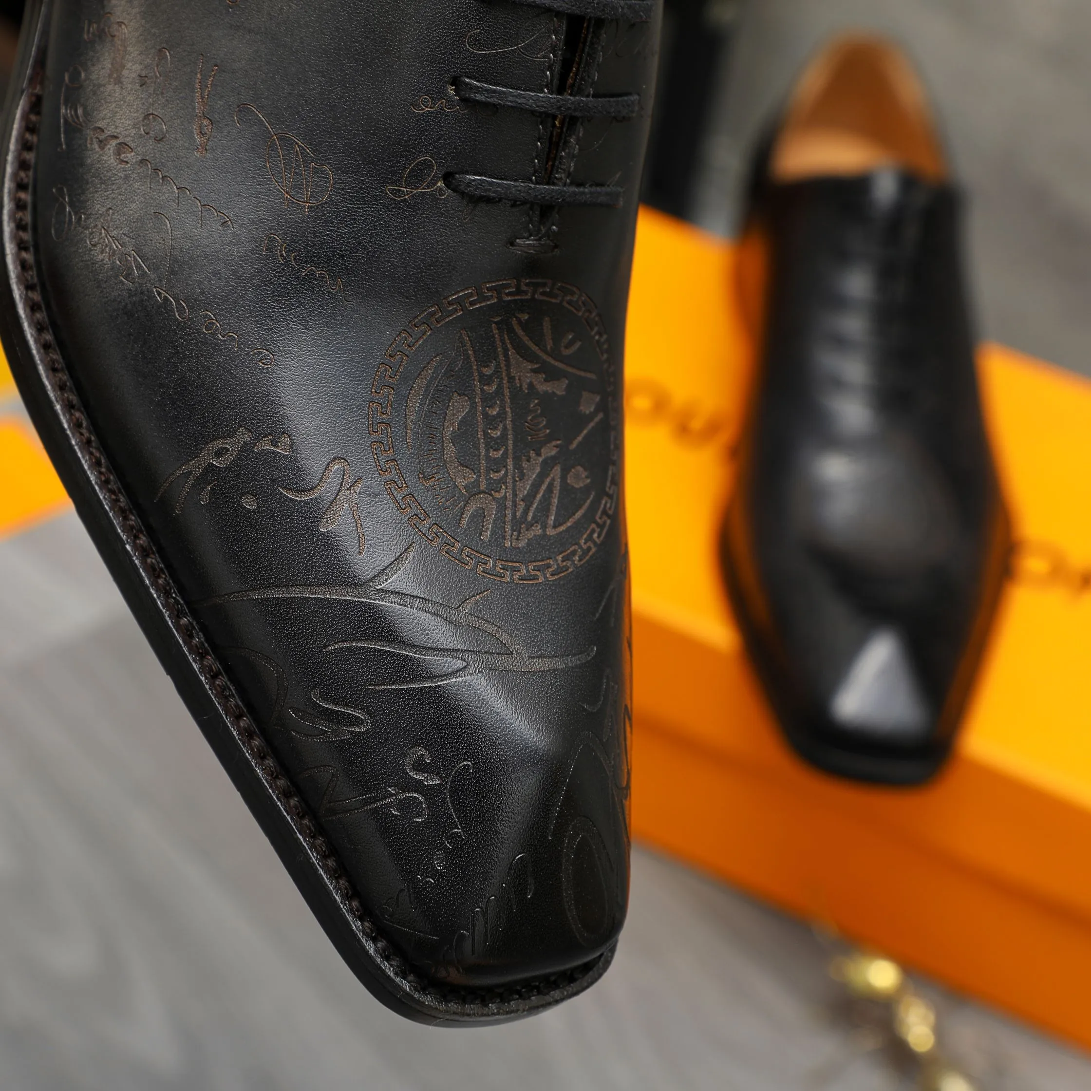 Men's shoes 💰580 Product trademark: LV "Louis Vuitton" business lace-up formal leather shoes Regular size: 37-46 Product materials: Selected carved cowhide upper, pigskin lining, rubber outsole